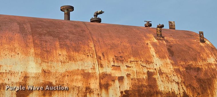 image for item EV1733 Tank