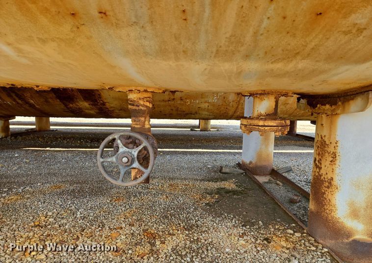 image for item EV1733 Tank