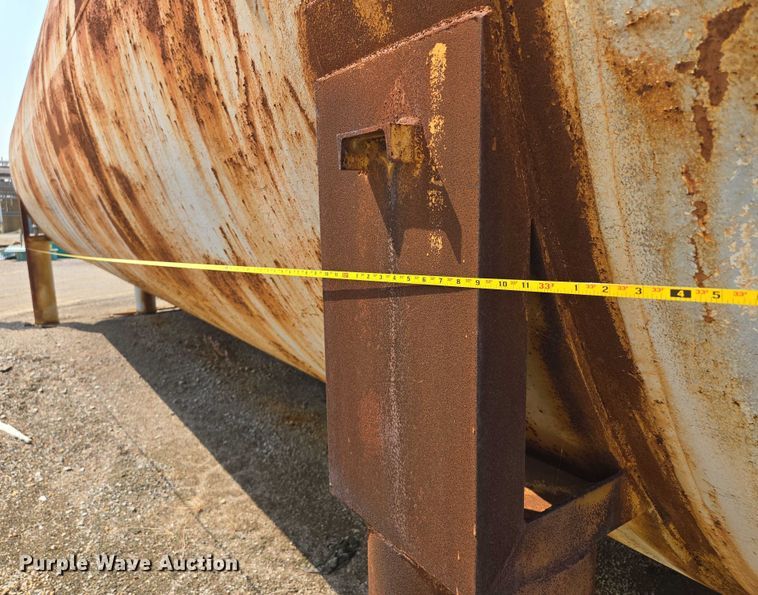 image for item EV1733 Tank