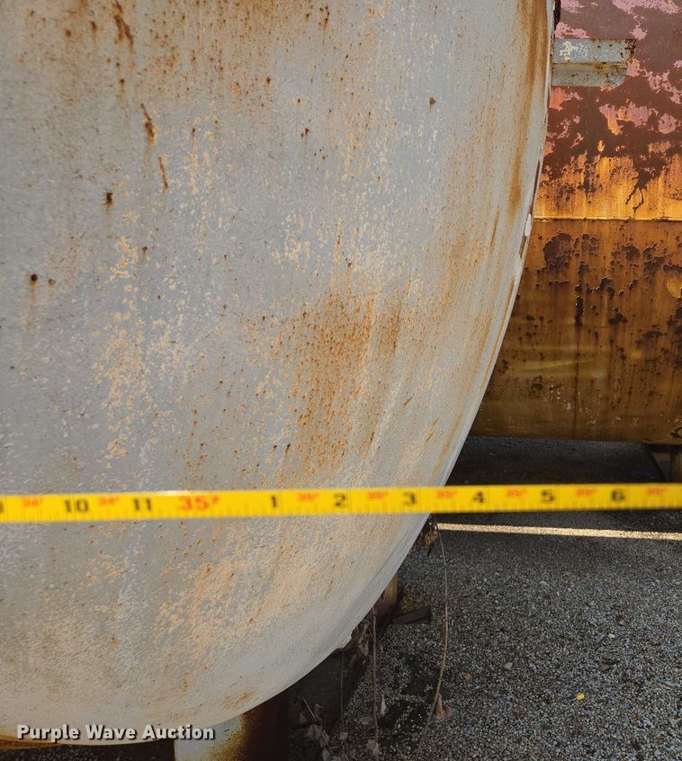 image for item EV1733 Tank