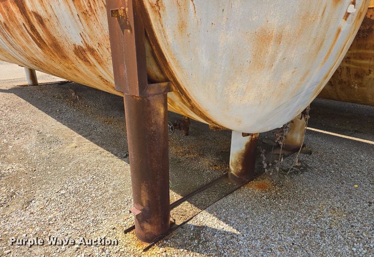 image for item EV1733 Tank