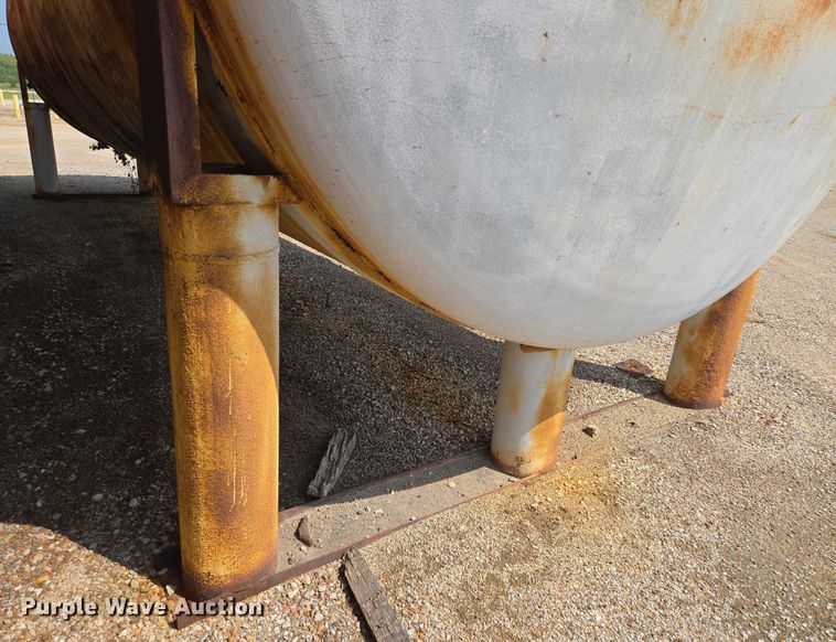 image for item EV1733 Tank