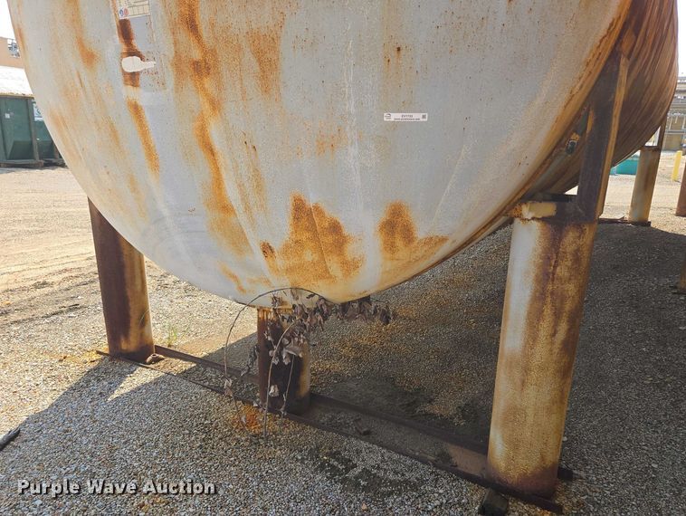 image for item EV1733 Tank