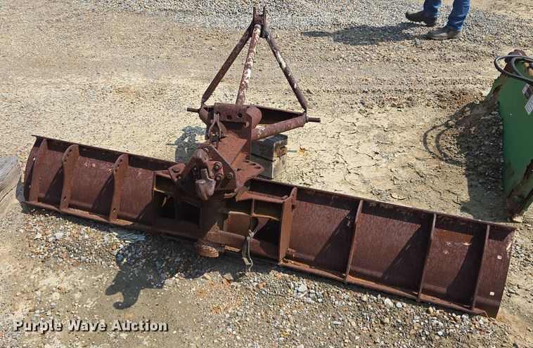 image for item EV1737 Ford 8' W three point blade