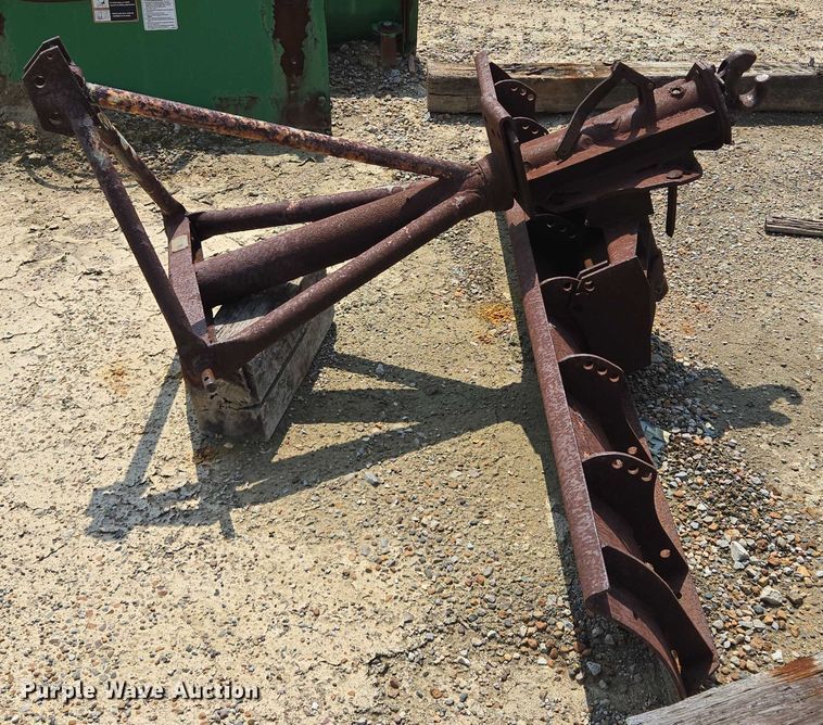 image for item EV1737 Ford 8' W three point blade