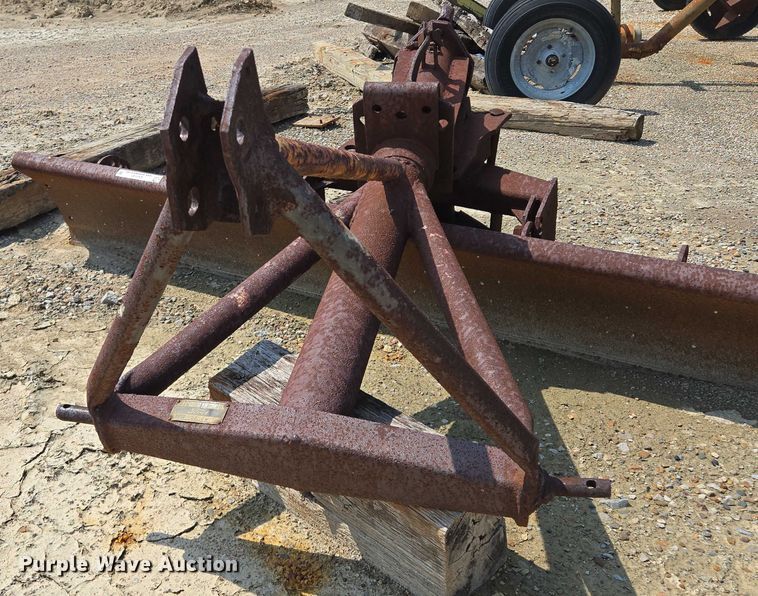 image for item EV1737 Ford 8' W three point blade