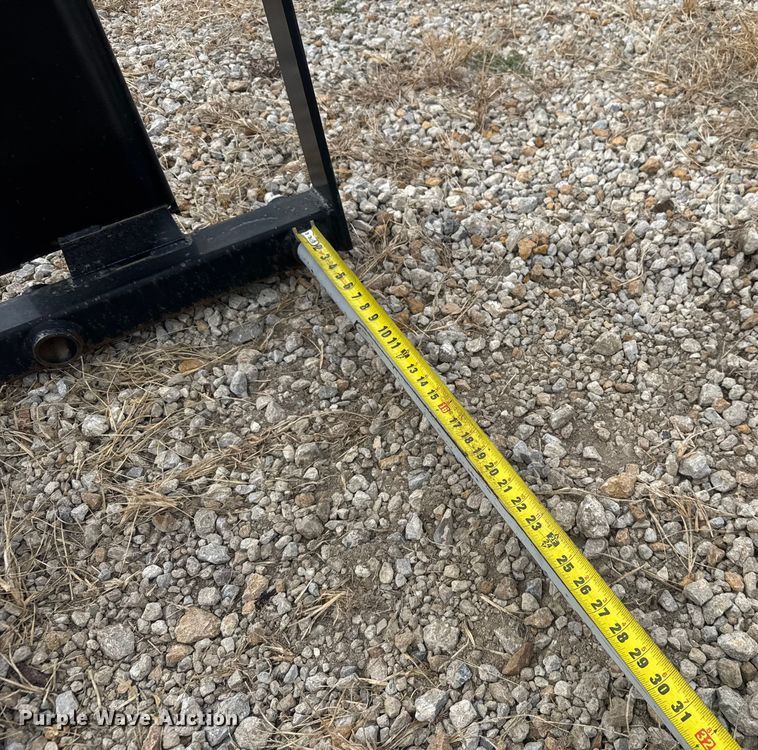 image for item EV1827 Tri-L  skid steer bale spear