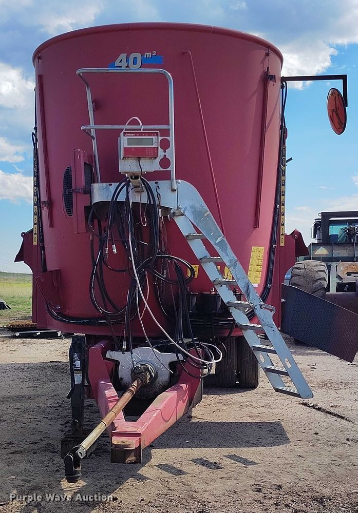 image for item IP9680 2010 Peecon VME-400 feed grinder/mixer