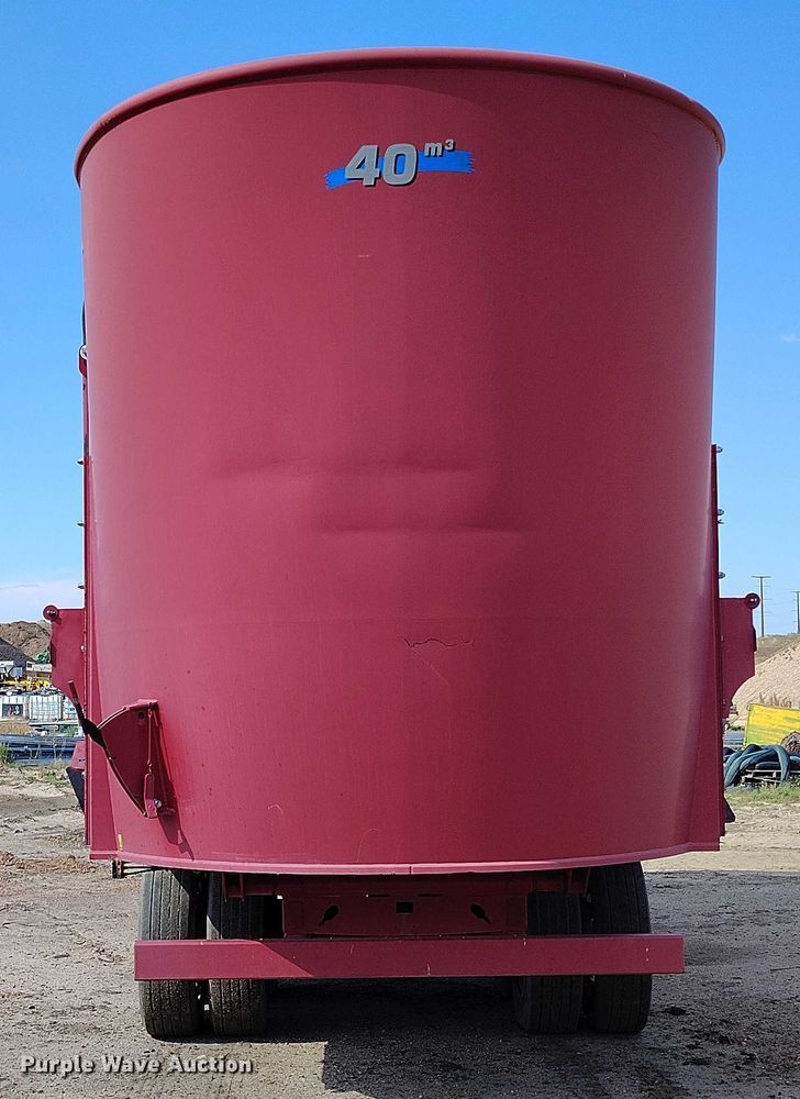 image for item IP9680 2010 Peecon VME-400 feed grinder/mixer