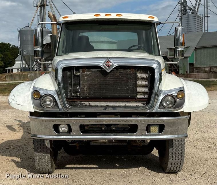 image for item KG9590 2009 International 7400 applicator truck cab and chassis  