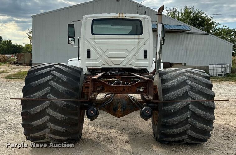 image for item KG9590 2009 International 7400 applicator truck cab and chassis  