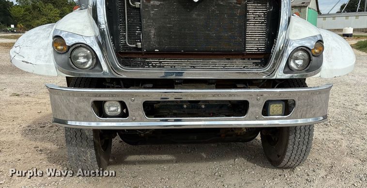 image for item KG9590 2009 International 7400 applicator truck cab and chassis  