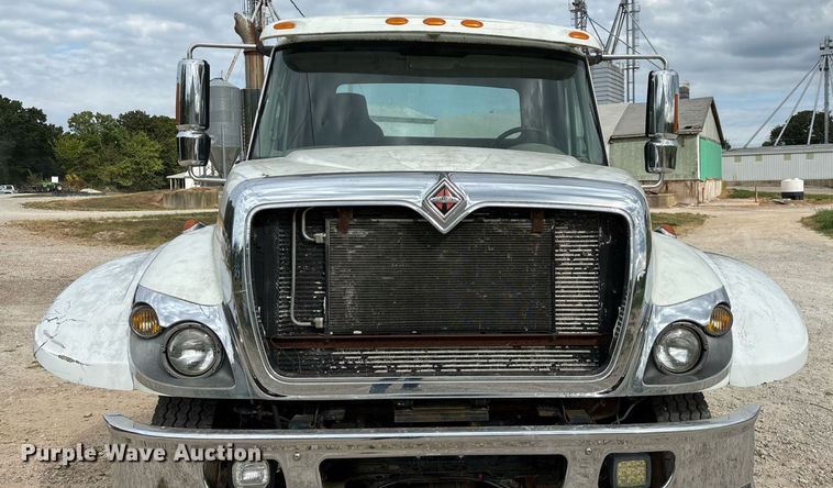 image for item KG9590 2009 International 7400 applicator truck cab and chassis  