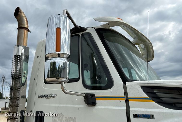 image for item KG9590 2009 International 7400 applicator truck cab and chassis  