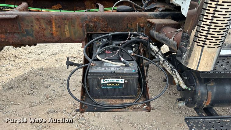 image for item KG9590 2009 International 7400 applicator truck cab and chassis  