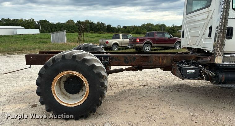 image for item KG9590 2009 International 7400 applicator truck cab and chassis  