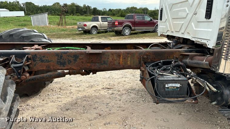 image for item KG9590 2009 International 7400 applicator truck cab and chassis  