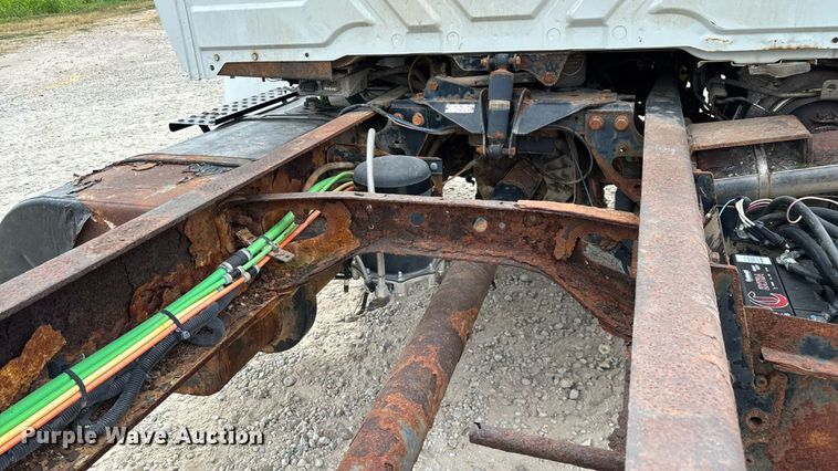 image for item KG9590 2009 International 7400 applicator truck cab and chassis  