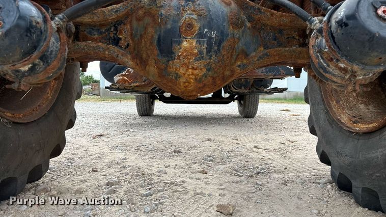 image for item KG9590 2009 International 7400 applicator truck cab and chassis  