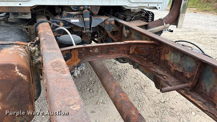 image for item KG9590 2009 International 7400 applicator truck cab and chassis  