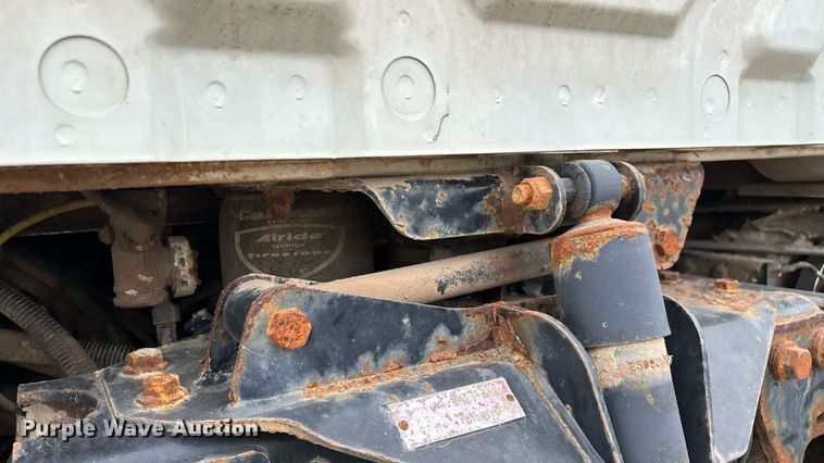 image for item KG9590 2009 International 7400 applicator truck cab and chassis  