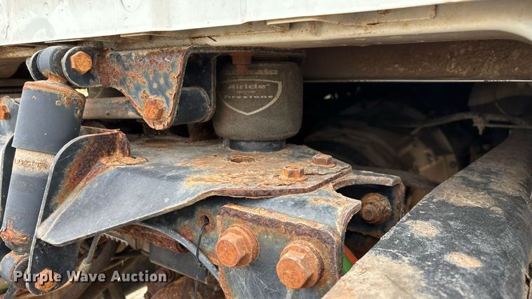 image for item KG9590 2009 International 7400 applicator truck cab and chassis  