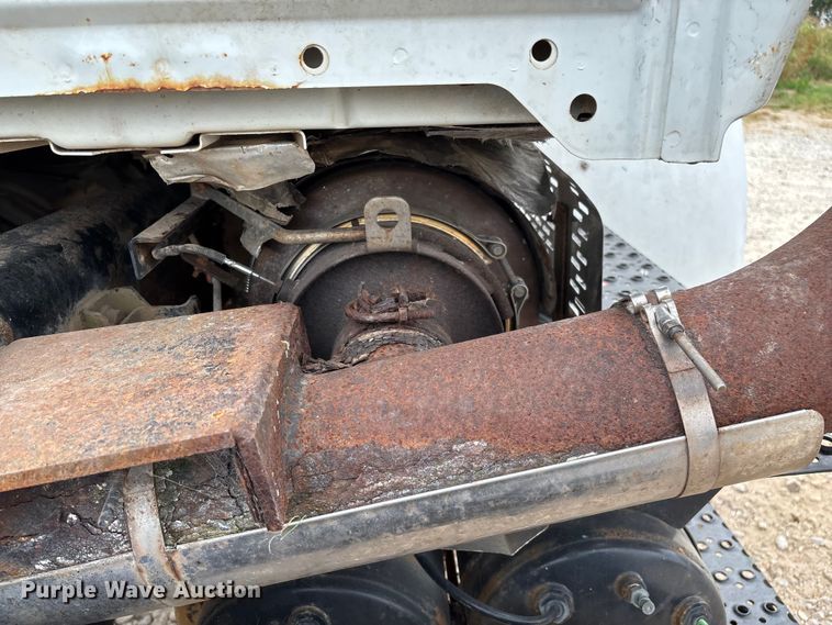 image for item KG9590 2009 International 7400 applicator truck cab and chassis  