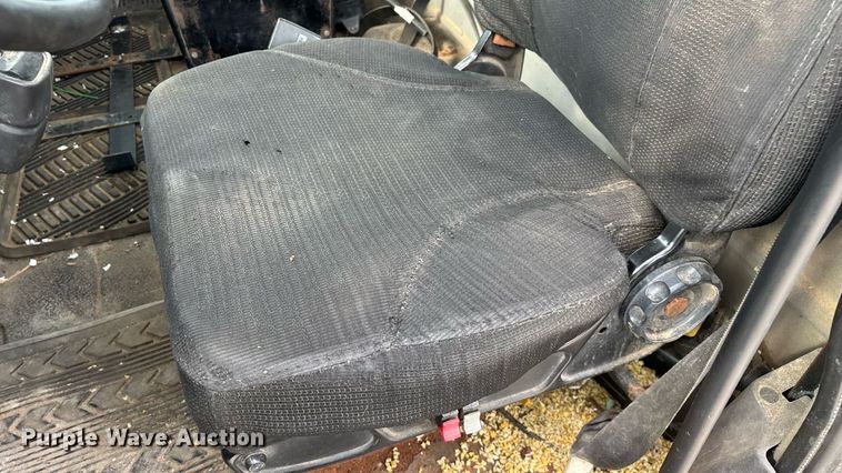 image for item KG9590 2009 International 7400 applicator truck cab and chassis  