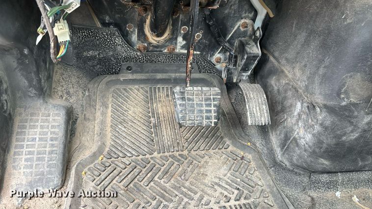 image for item KG9590 2009 International 7400 applicator truck cab and chassis  