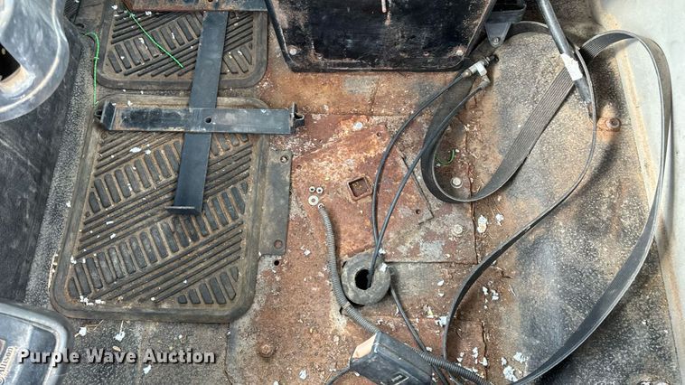 image for item KG9590 2009 International 7400 applicator truck cab and chassis  