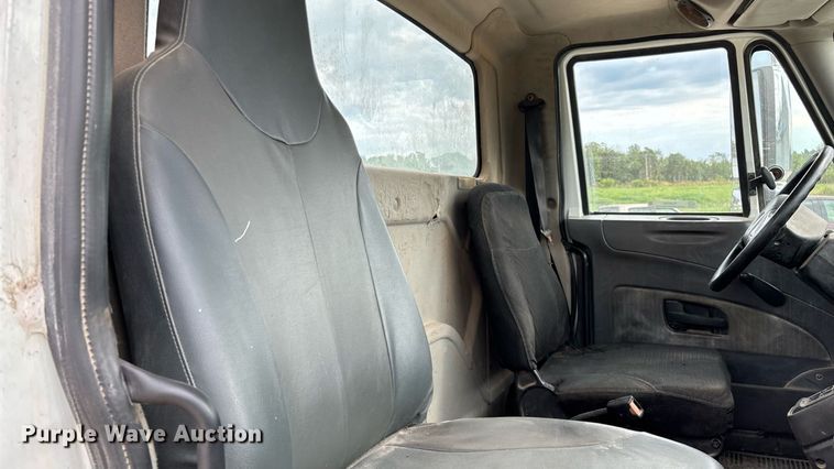 image for item KG9590 2009 International 7400 applicator truck cab and chassis  