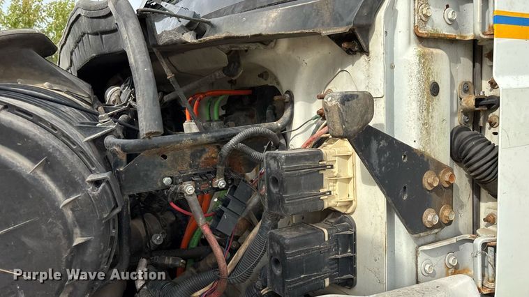 image for item KG9590 2009 International 7400 applicator truck cab and chassis  