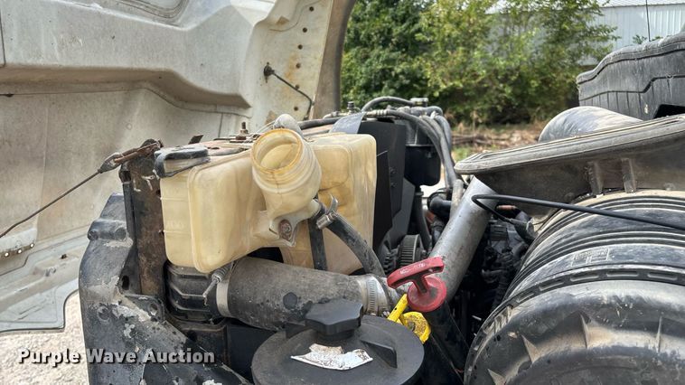 image for item KG9590 2009 International 7400 applicator truck cab and chassis  