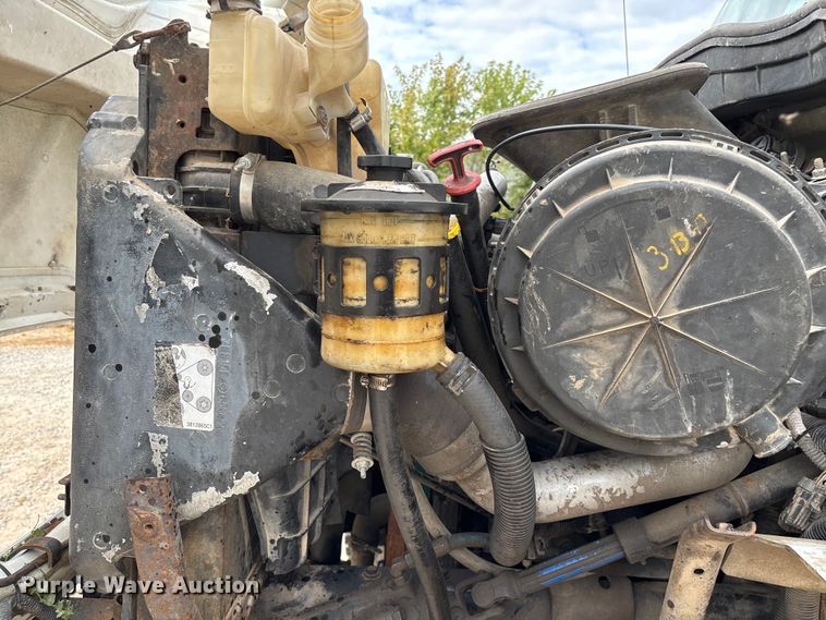 image for item KG9590 2009 International 7400 applicator truck cab and chassis  