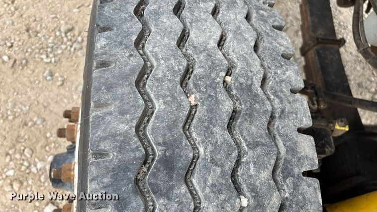 image for item KG9590 2009 International 7400 applicator truck cab and chassis  