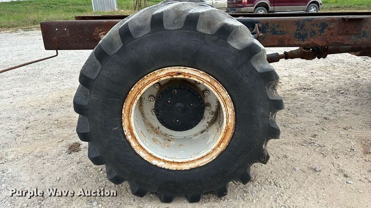 image for item KG9590 2009 International 7400 applicator truck cab and chassis  