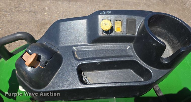 image for item YA1056 2022 John Deere 5055E MFWD tractor