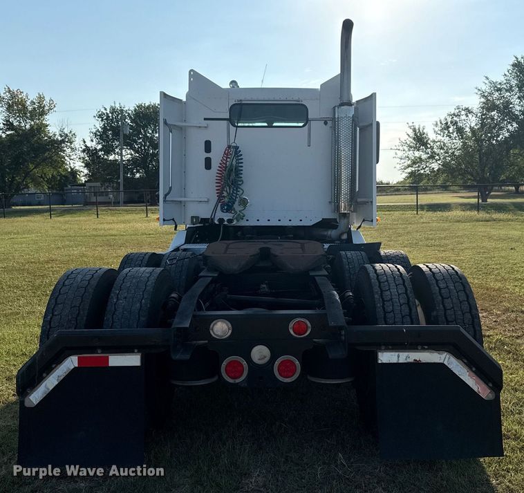 image for item DJ7766 2002 Freightliner Century Class semi truck