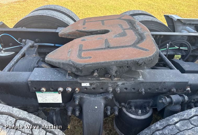 image for item DJ7766 2002 Freightliner Century Class semi truck