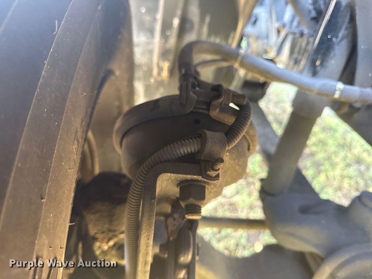 image for item DJ7766 2002 Freightliner Century Class semi truck