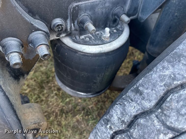 image for item DJ7766 2002 Freightliner Century Class semi truck