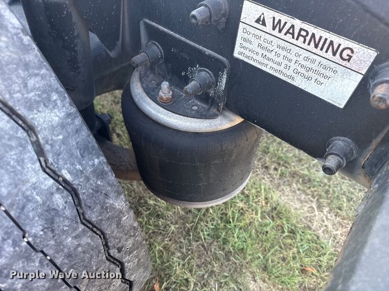 image for item DJ7766 2002 Freightliner Century Class semi truck