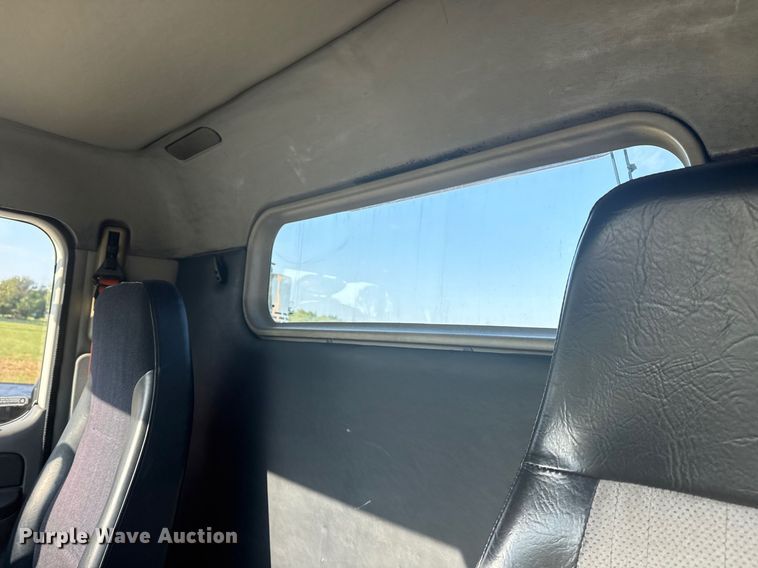 image for item DJ7766 2002 Freightliner Century Class semi truck