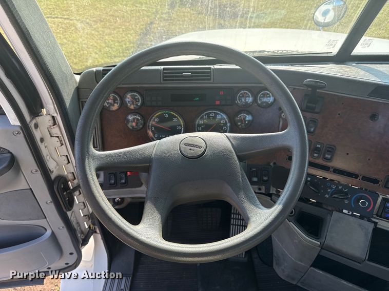 image for item DJ7766 2002 Freightliner Century Class semi truck