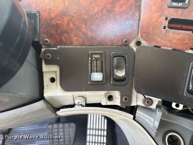 image for item DJ7766 2002 Freightliner Century Class semi truck