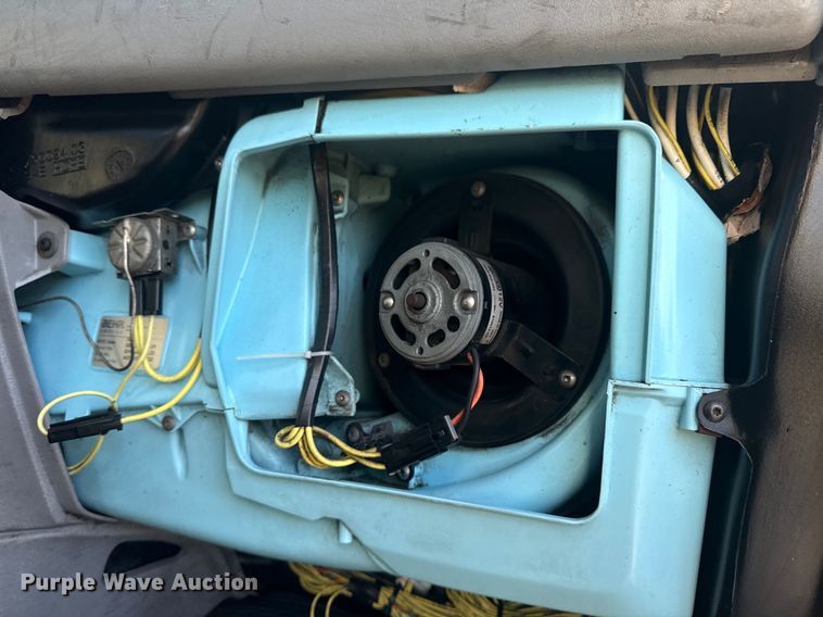 image for item DJ7766 2002 Freightliner Century Class semi truck