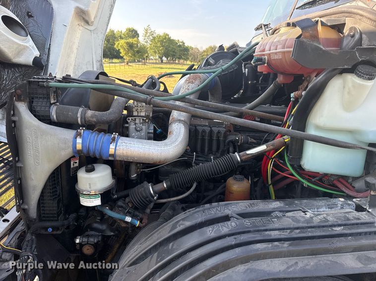 image for item DJ7766 2002 Freightliner Century Class semi truck