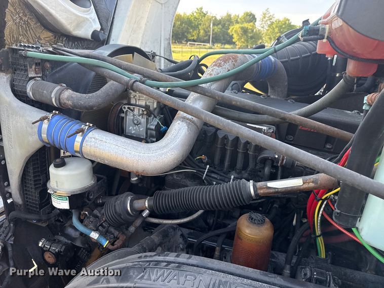 image for item DJ7766 2002 Freightliner Century Class semi truck