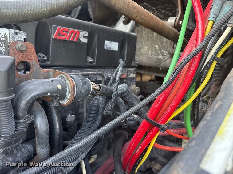 image for item DJ7766 2002 Freightliner Century Class semi truck