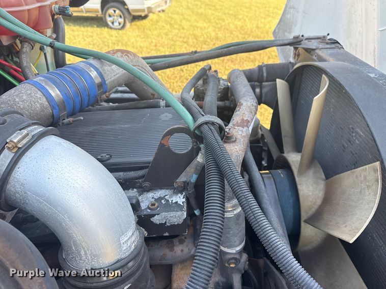 image for item DJ7766 2002 Freightliner Century Class semi truck